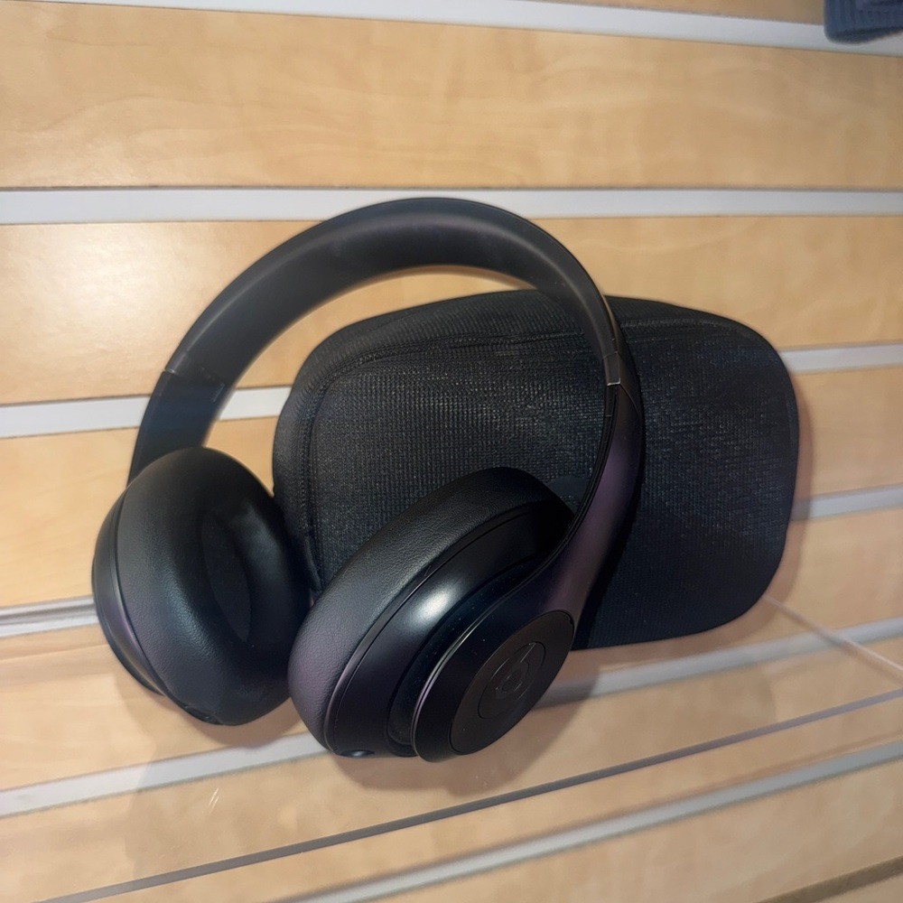 Beats Studio Pro with case